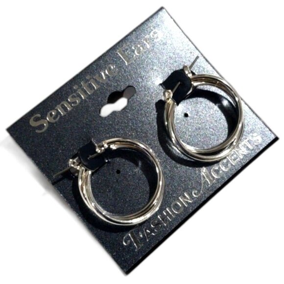 Elegant Silver-tone Double Interlocking Hoop Earrings - Women's Fashion Jewelry - Picture 1 of 7